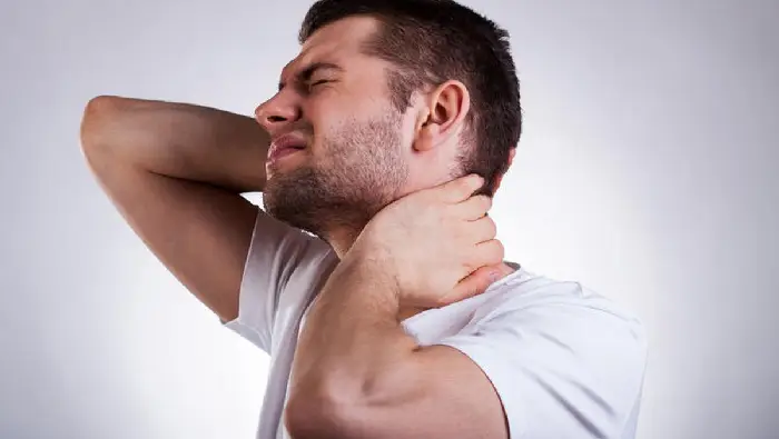 kepala pusing leher kaku